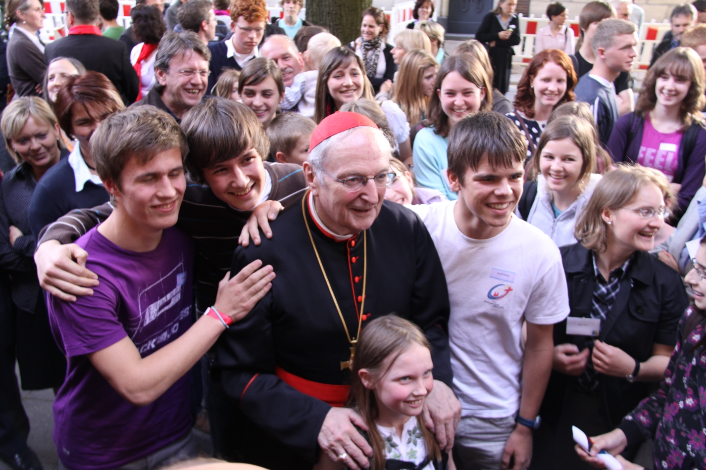 Im Sommer 2010 besuchte Kardinal Meisner das Jugend- und Familientreffen MOVE des Regnum Christi in Düsseldorf